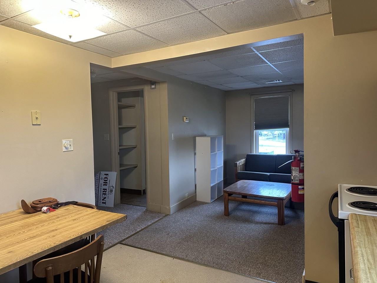 733 Locust St - Photo 4 of 18