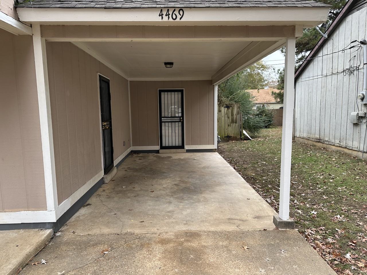 4469 Ashridge Cv - Photo 2 of 15