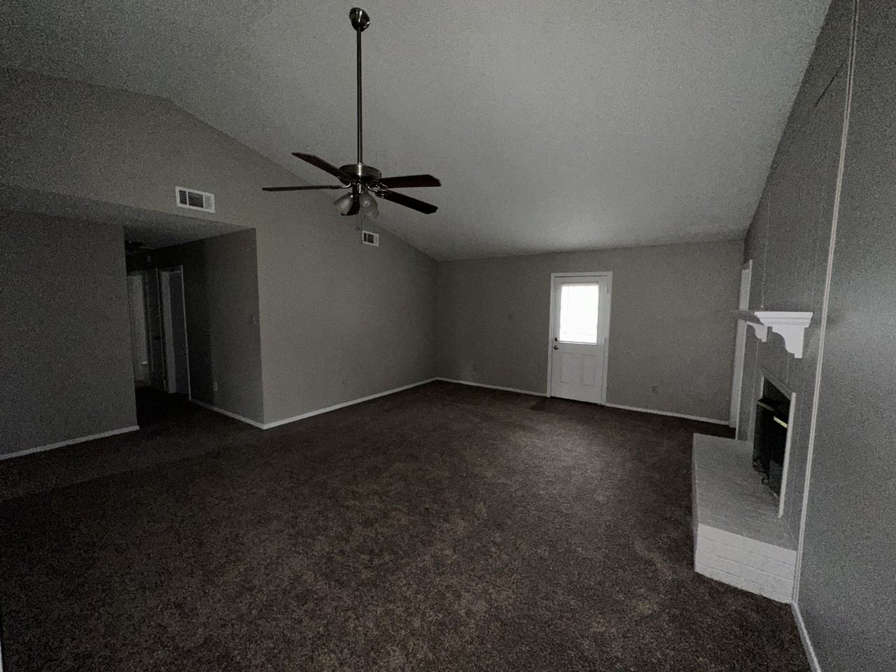 4469 Ashridge Cv - Photo 3 of 15