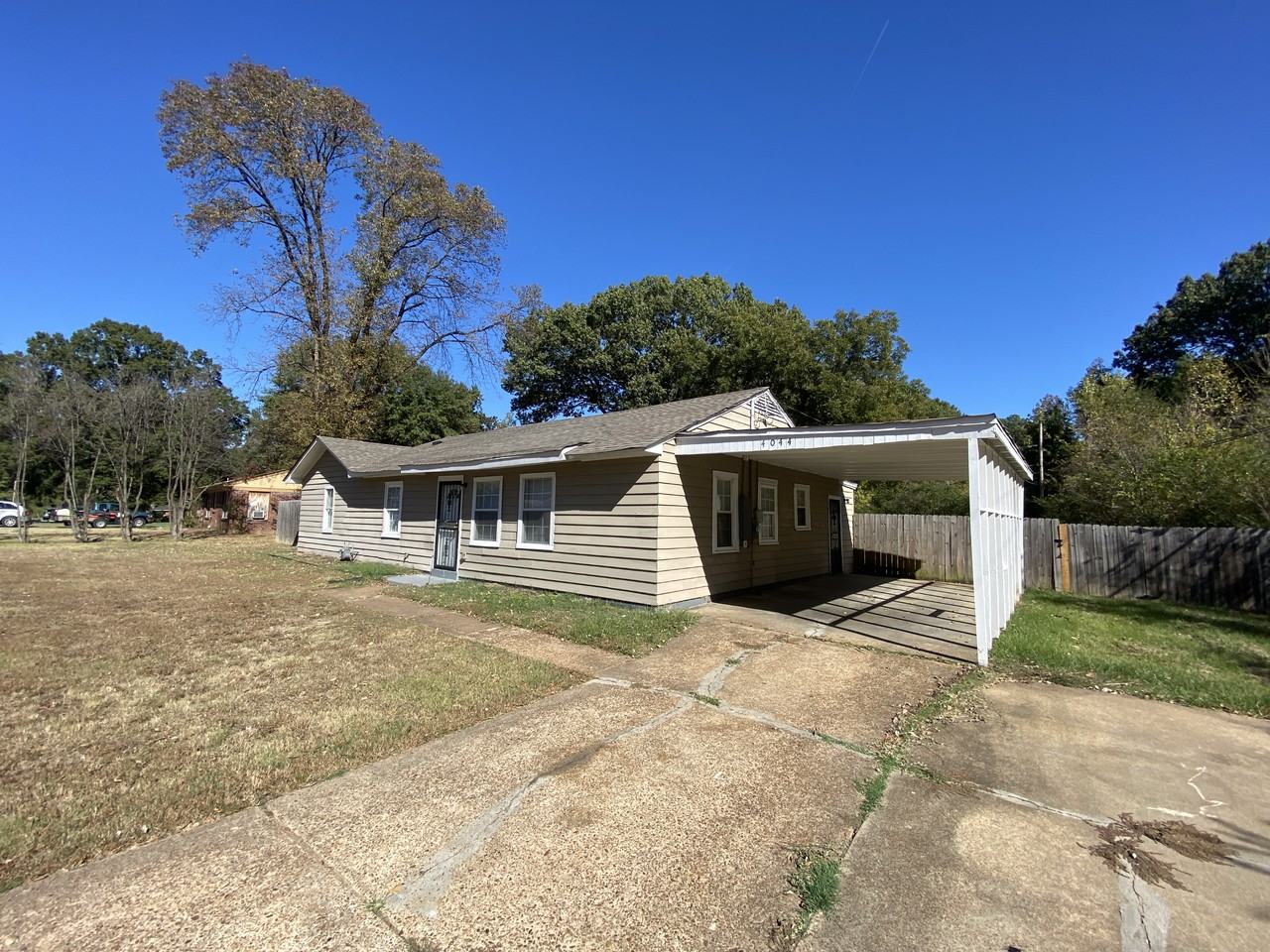 4044 Shirley Dr - Photo 2 of 13