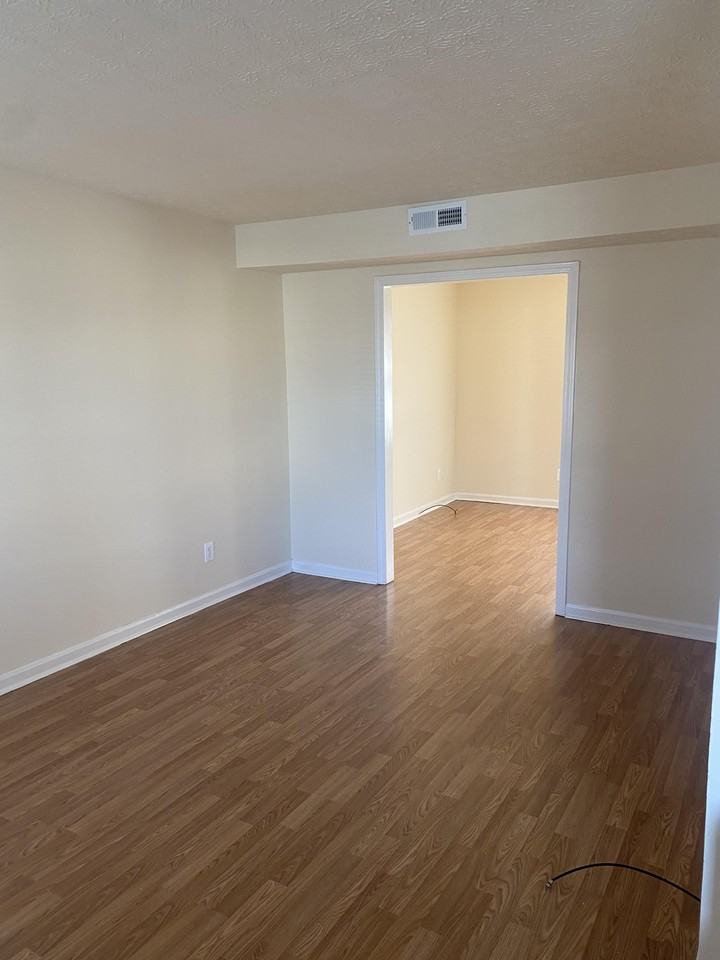 1615 Highland Way - Photo 2 of 17