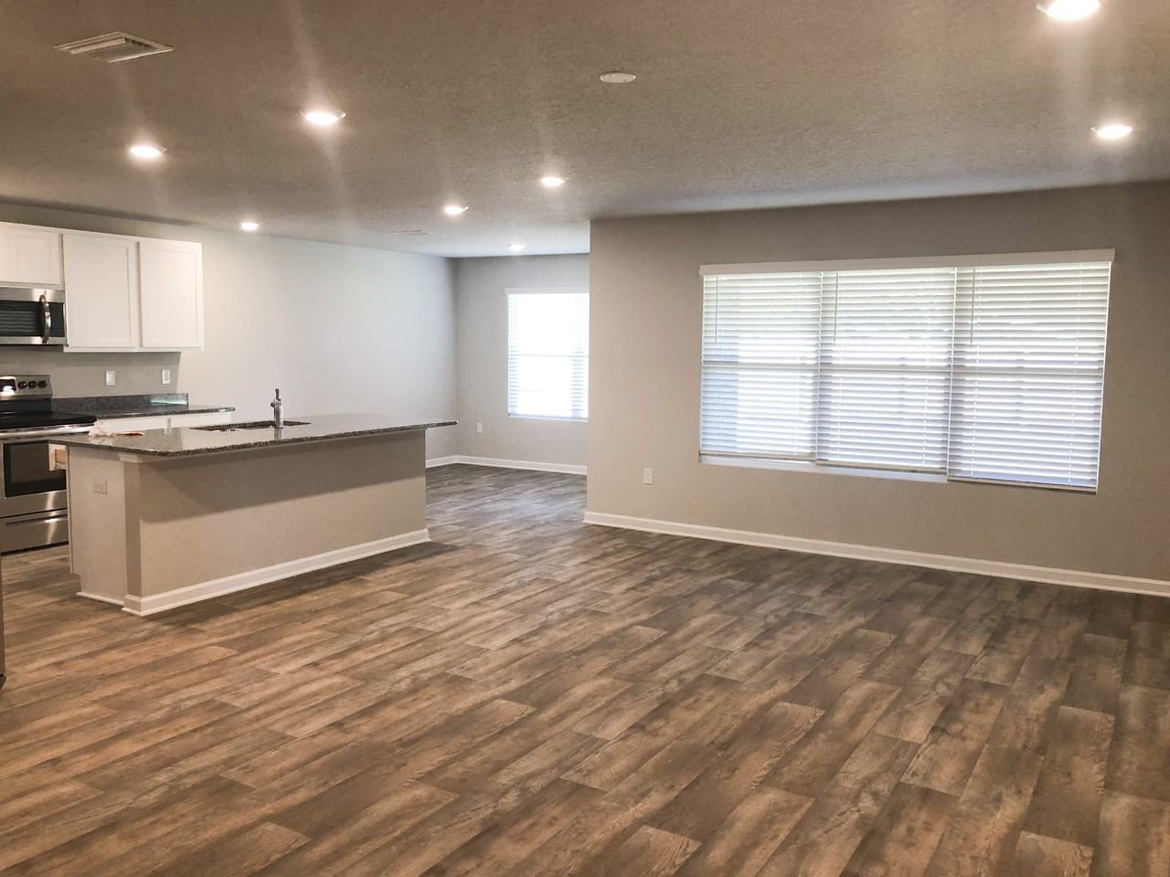 723 Amador Ave - Photo 3 of 18