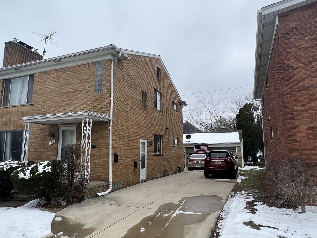 1973 Vernier Rd - Photo 2 of 8