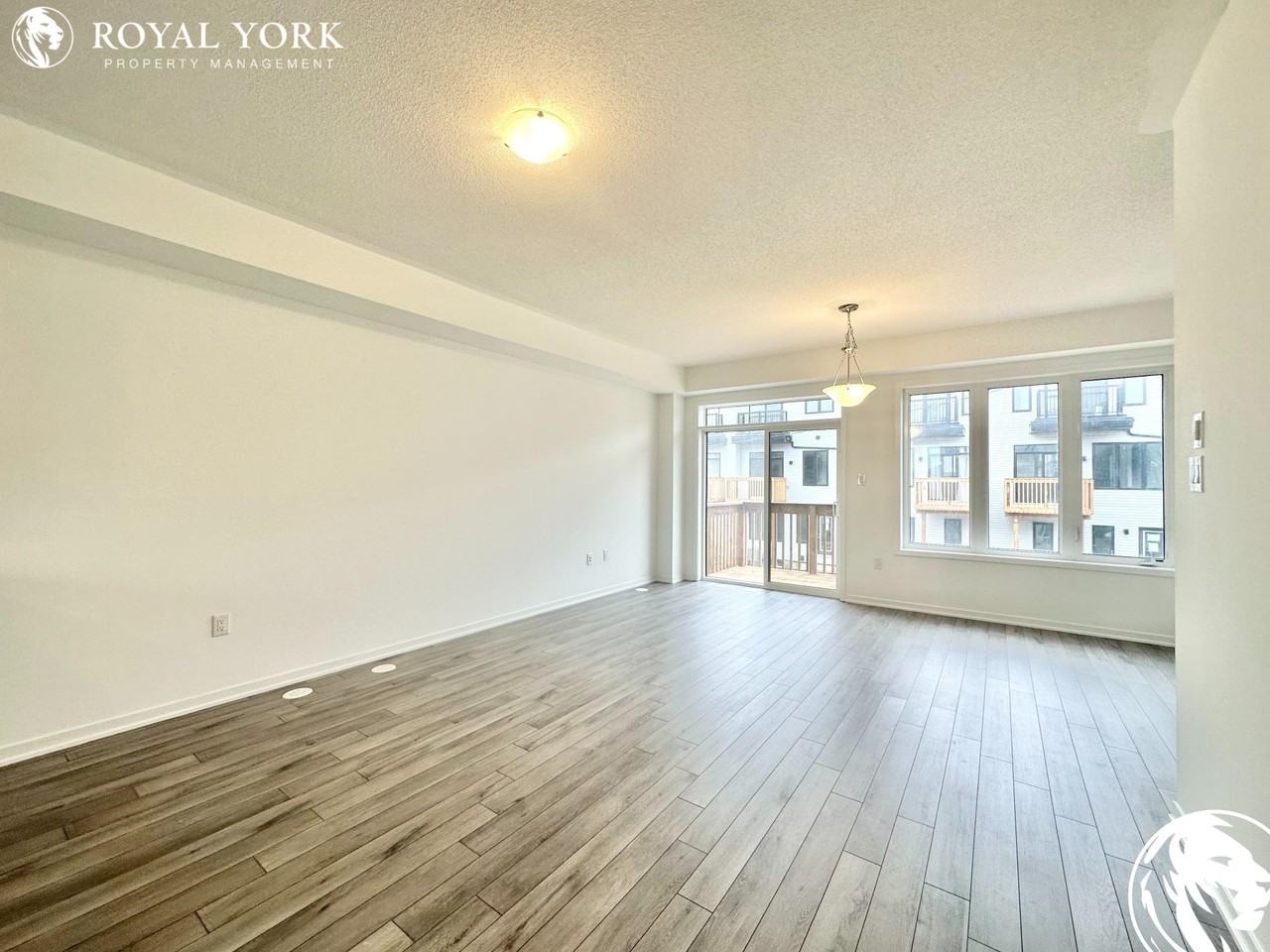 756 Heathrow Path - Photo 3 of 35