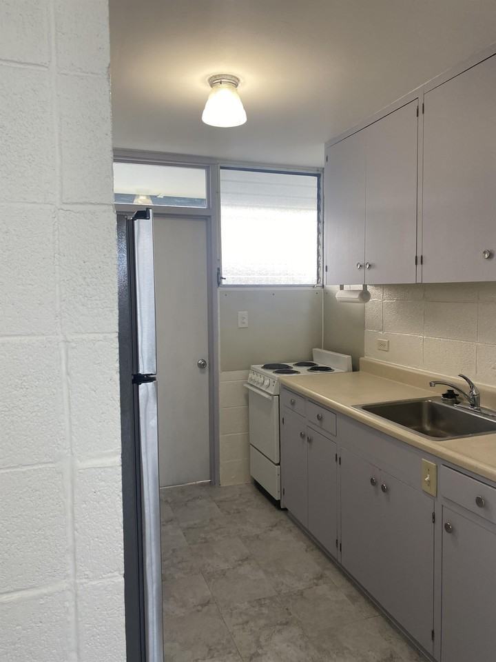 1129 Kokea St #1 - Photo 3 of 13