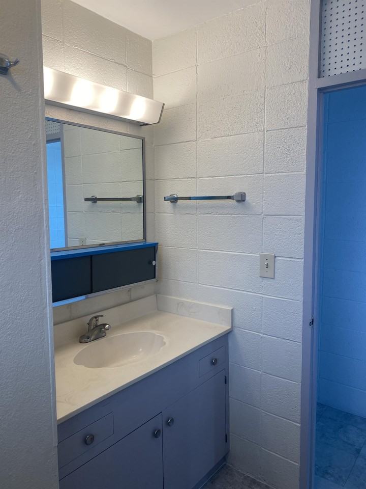 1129 Kokea St #1 - Photo 2 of 13