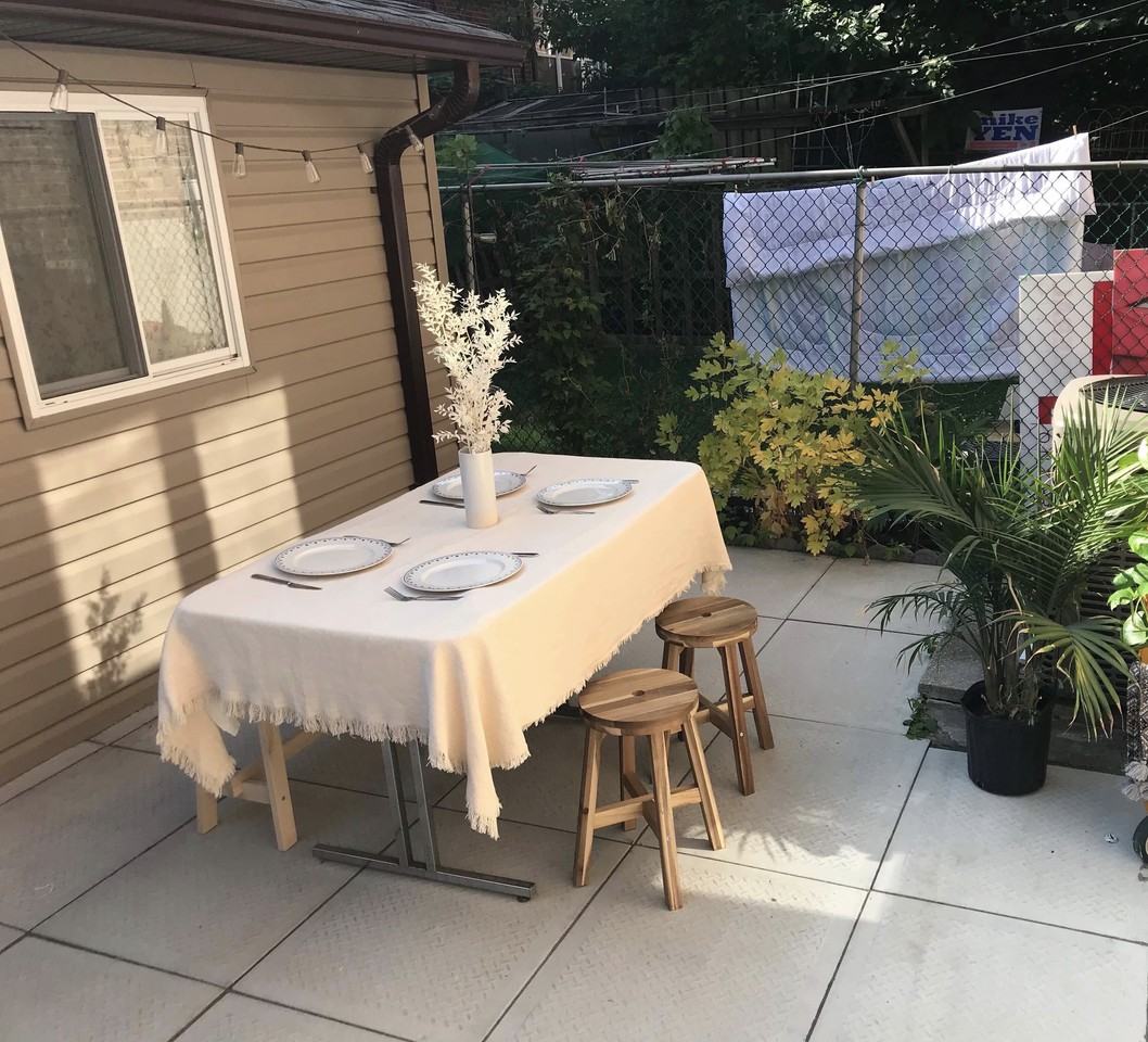 Downtown Spacious Bedroom in 3 bedrooms and 2 bathrooms basement for