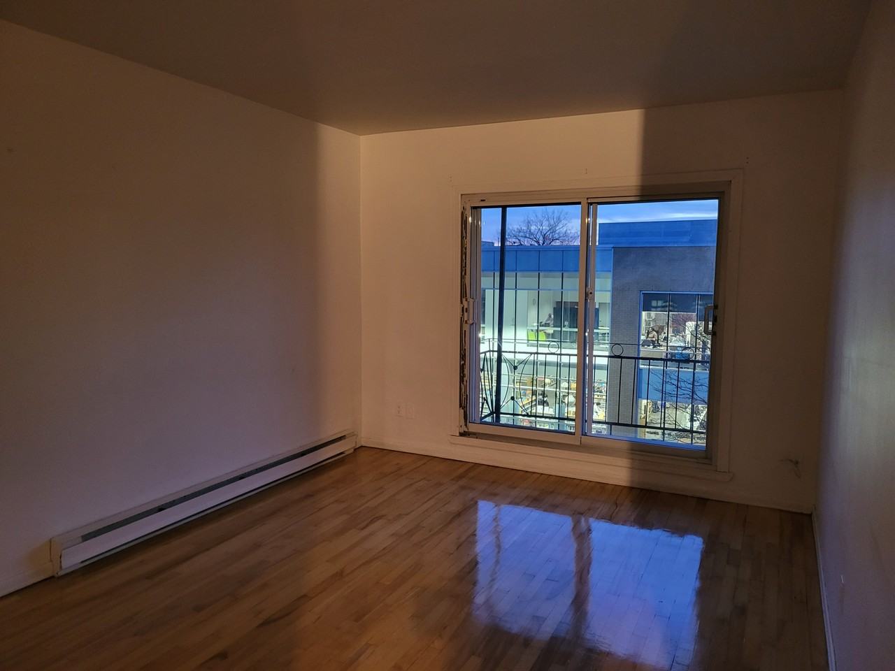 11979 Boulevard Rolland #6 - Photo 3 of 20