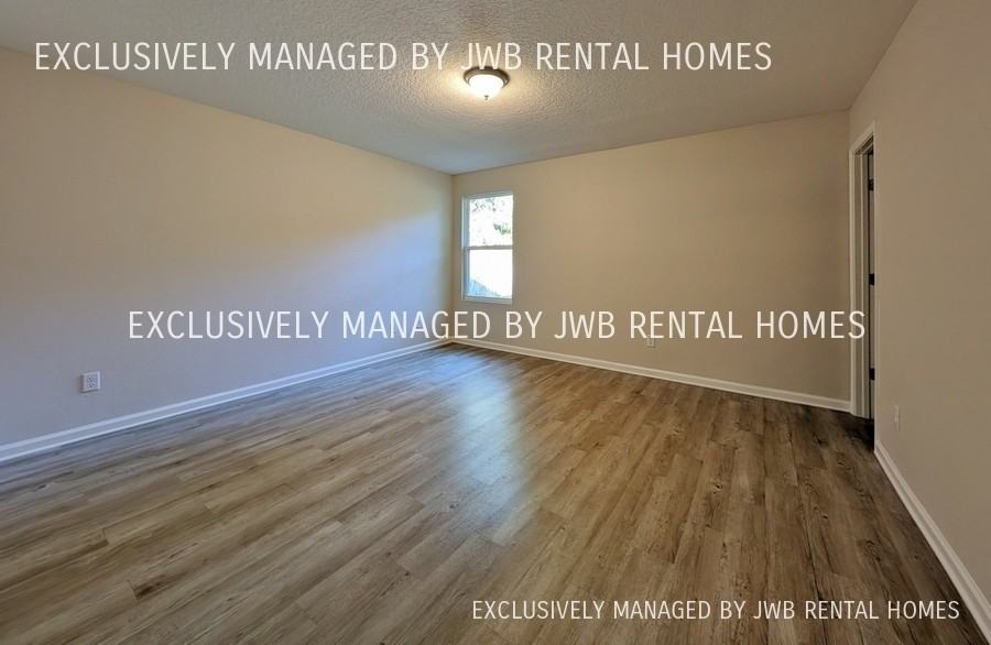 2119 Wright Ave - Photo 2 of 8