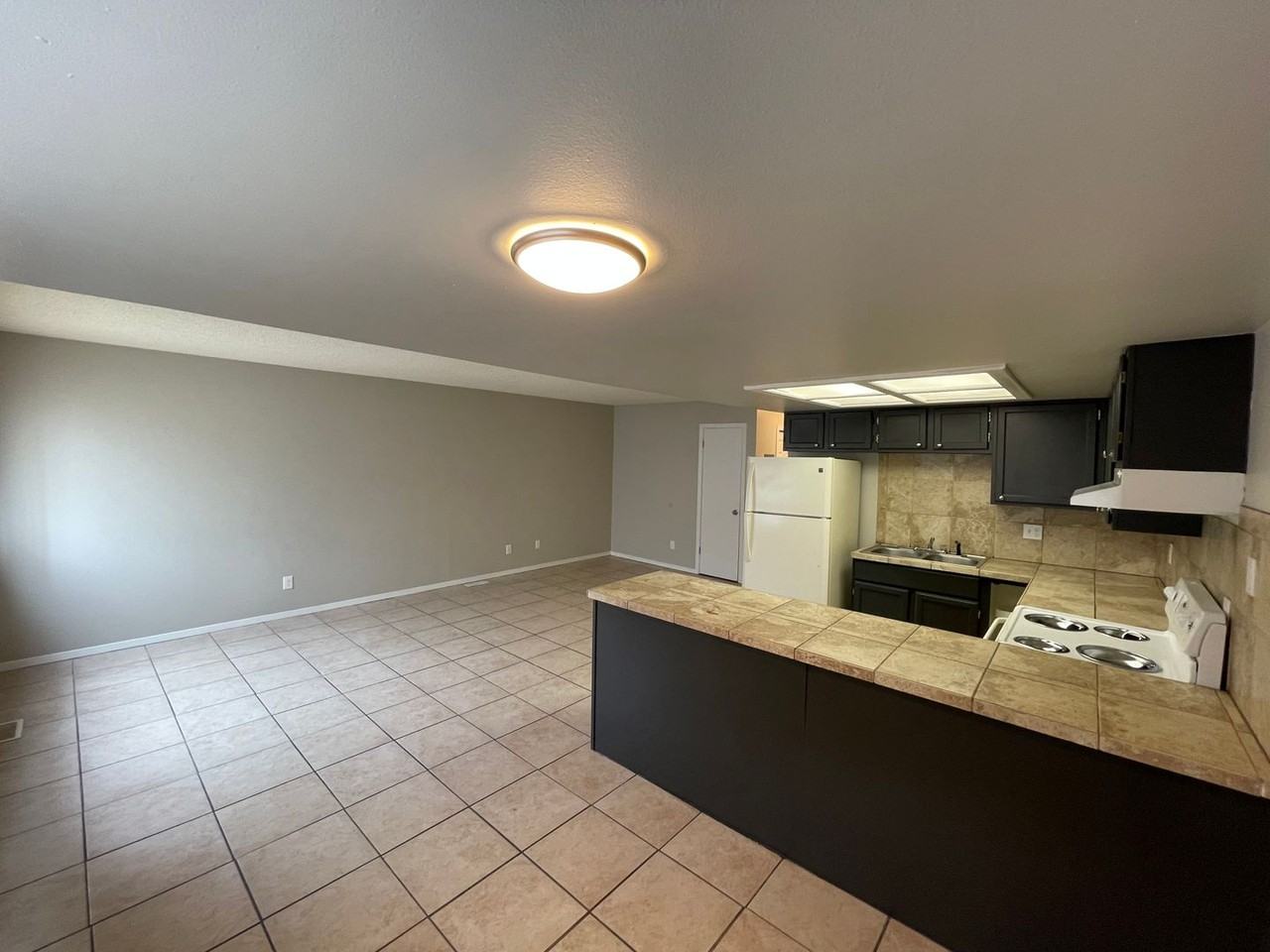 922 Teal Court #922A - Photo 2 of 25