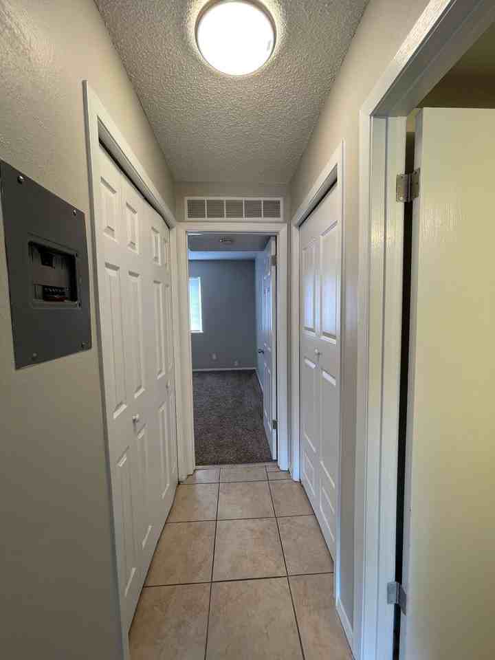 922 Teal Court #922A - Photo 6 of 25