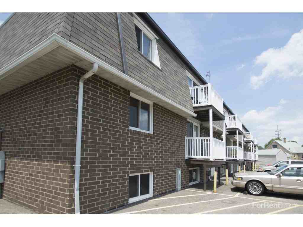 Fountaine DeVille Apartments - Photo 3 of 13