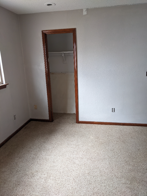 10815 Haskins St - Photo 3 of 7