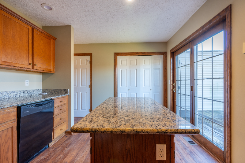 3002 5th Ave - Photo 4 of 18