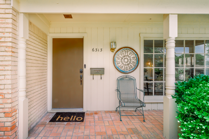 6313 Halifax Rd - Photo 2 of 3