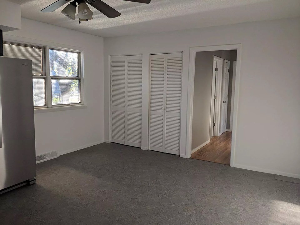 203 E School St #1 - Photo 6 of 10