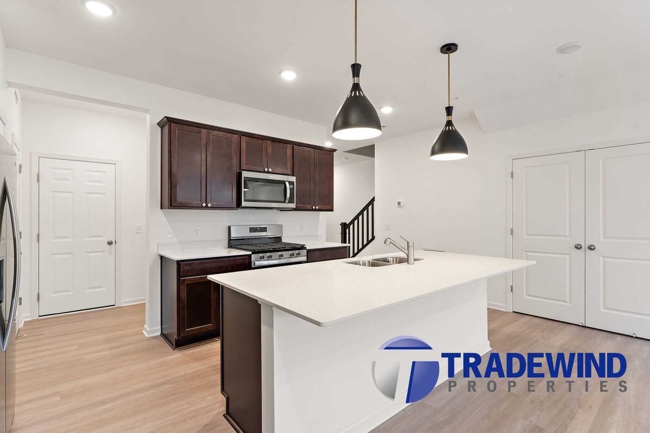 4865 Avery Court - Photo 3 of 20