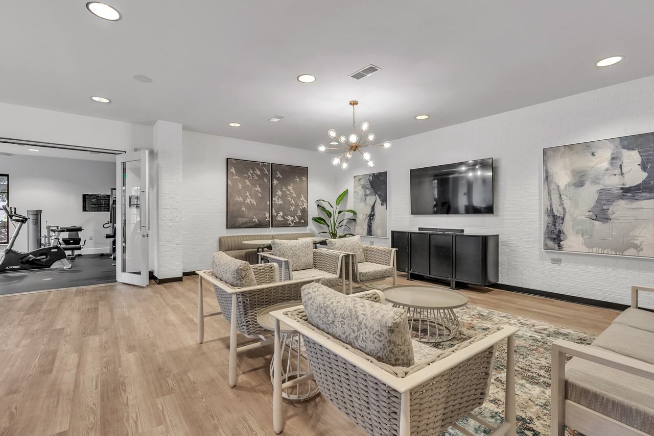 McBee Station Apartments - Photo 4 of 50