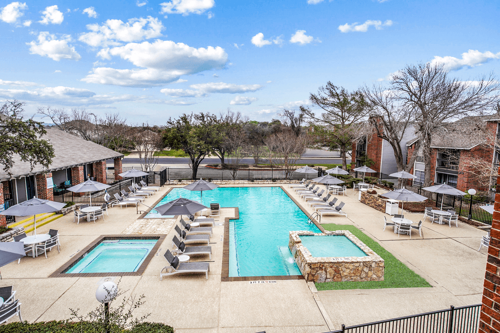 Apartments Near Landmark at Prescott Woods Apartment Homes