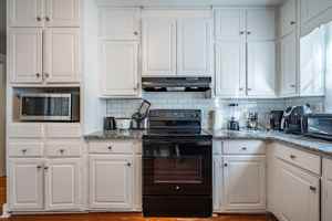 featured image of Lee Place