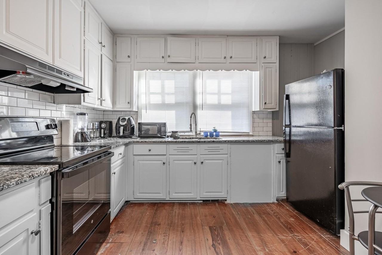 Lee Pl - Photo 3 of 16