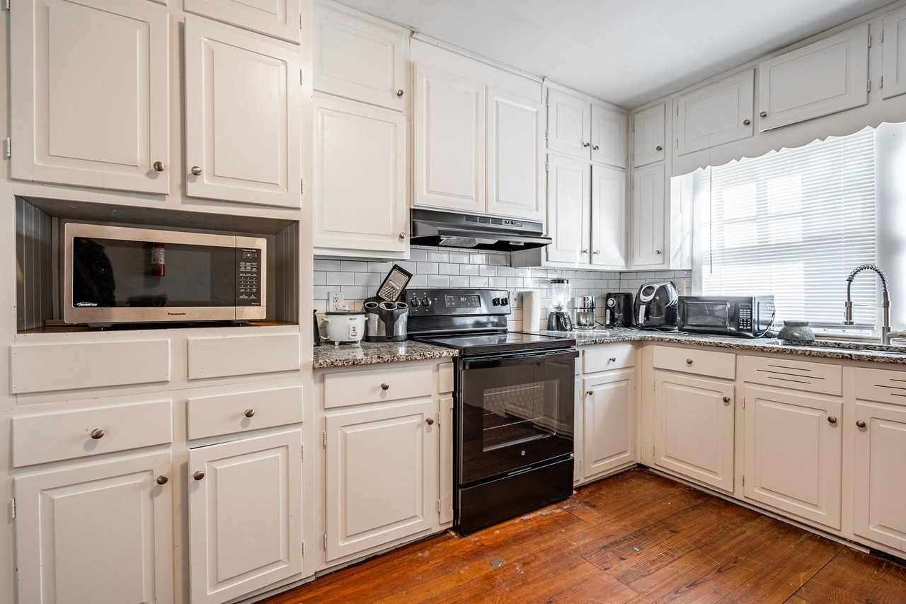 Lee Pl - Photo 7 of 16