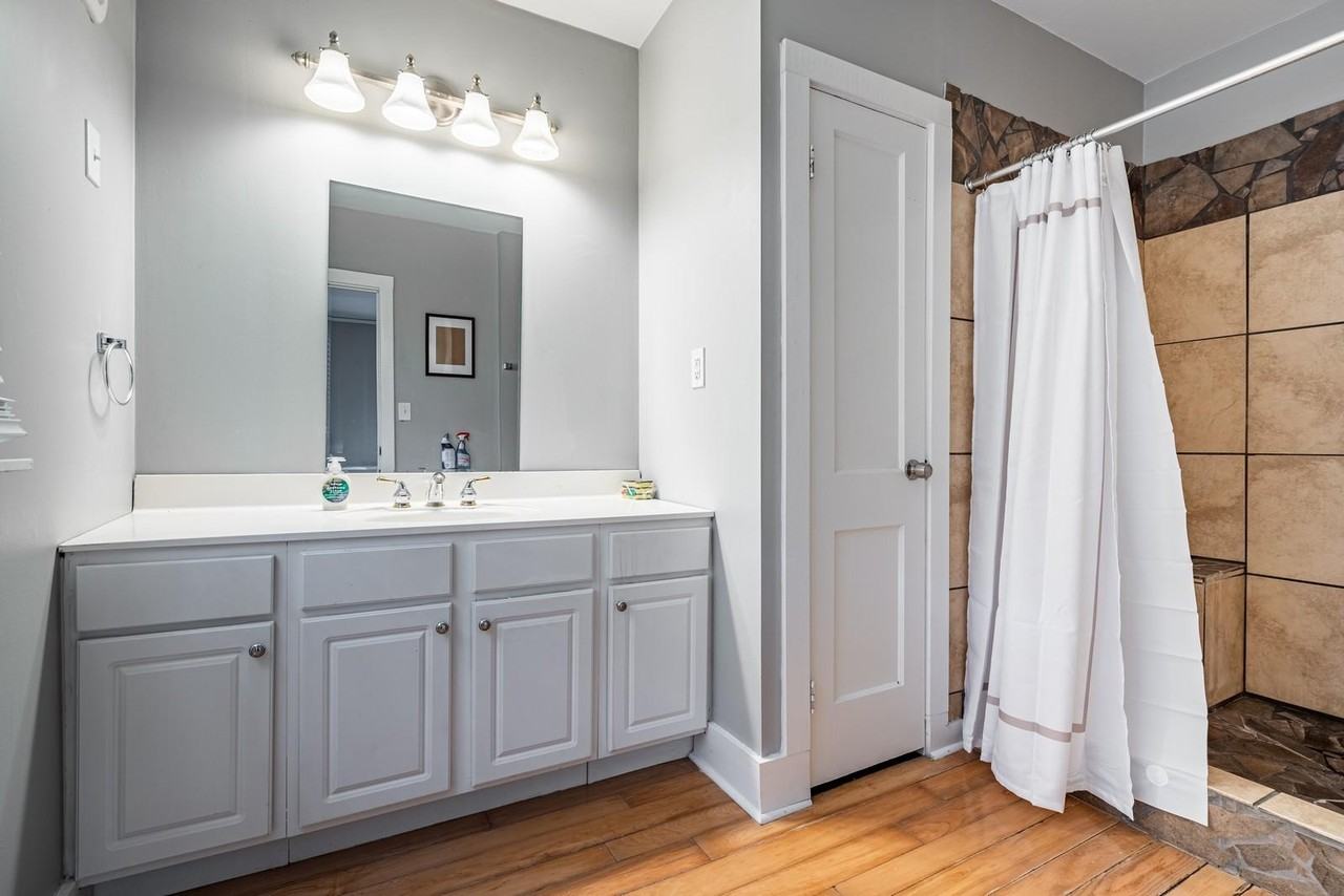 Lee Pl - Photo 4 of 16