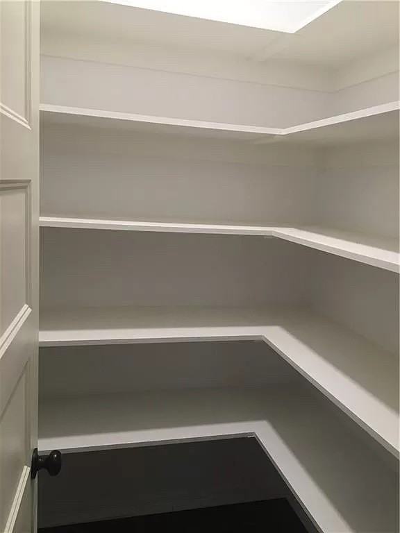 635 N 15th St #B - Photo 3 of 9
