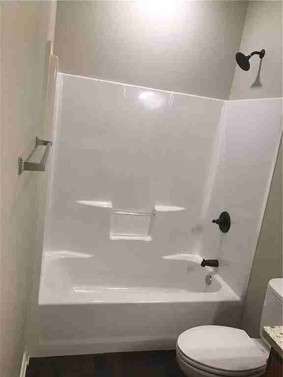 635 N 15th St #B - Photo 7 of 9