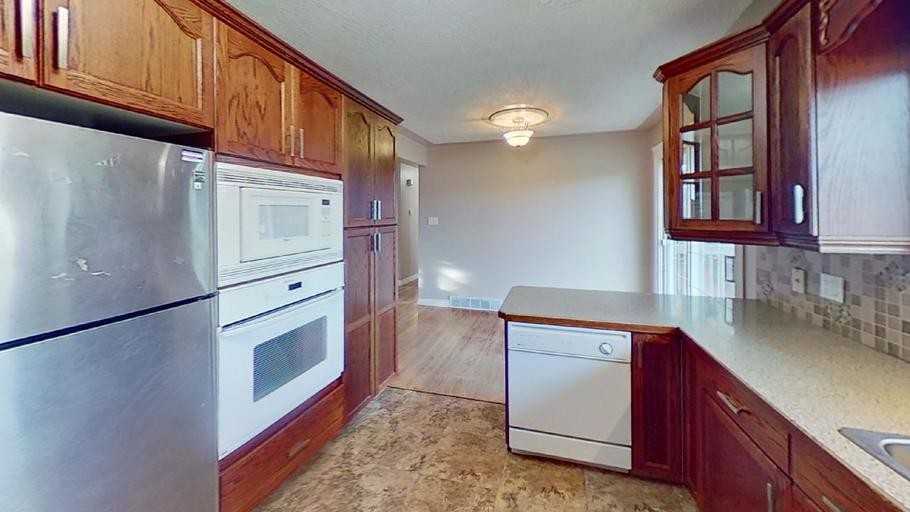 110 Willow Dr - Photo 2 of 13