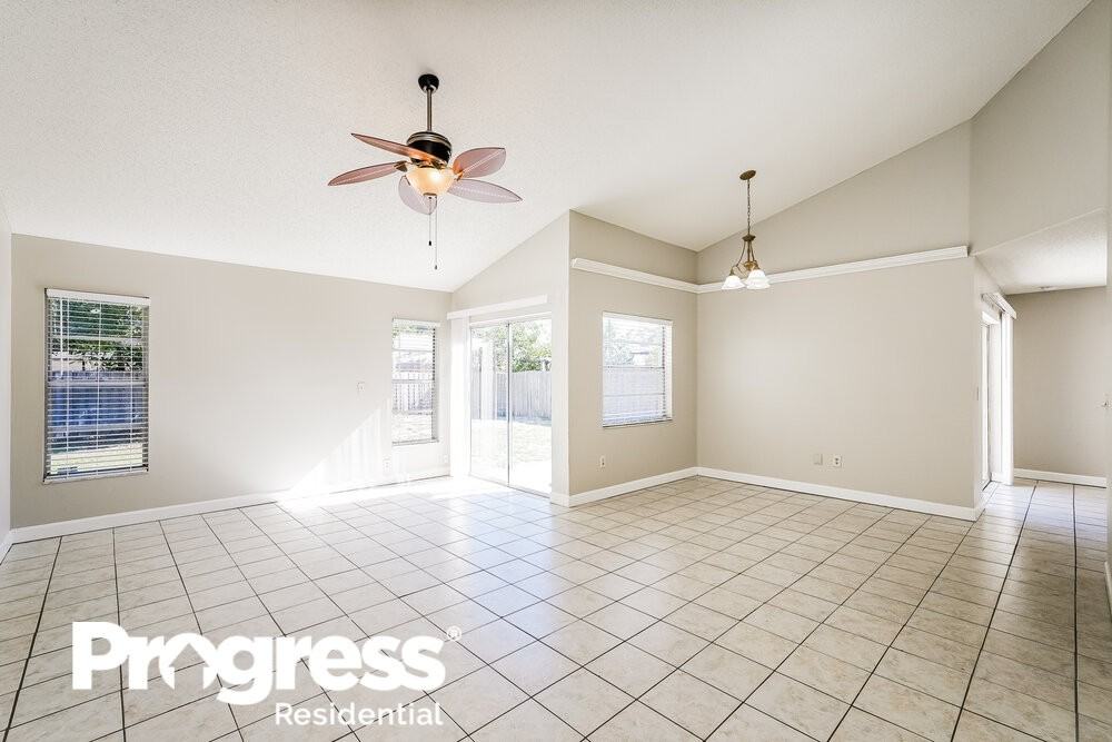 12138 Fruitwood Dr - Photo 3 of 16