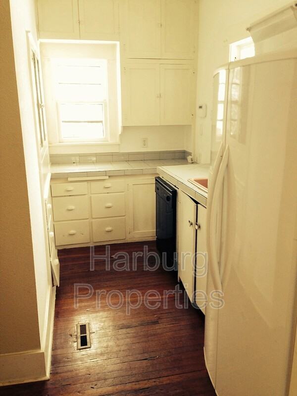 2515 Broadway St - Photo 5 of 9