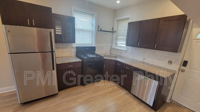 306 Cambridge St - Photo 5 of 18