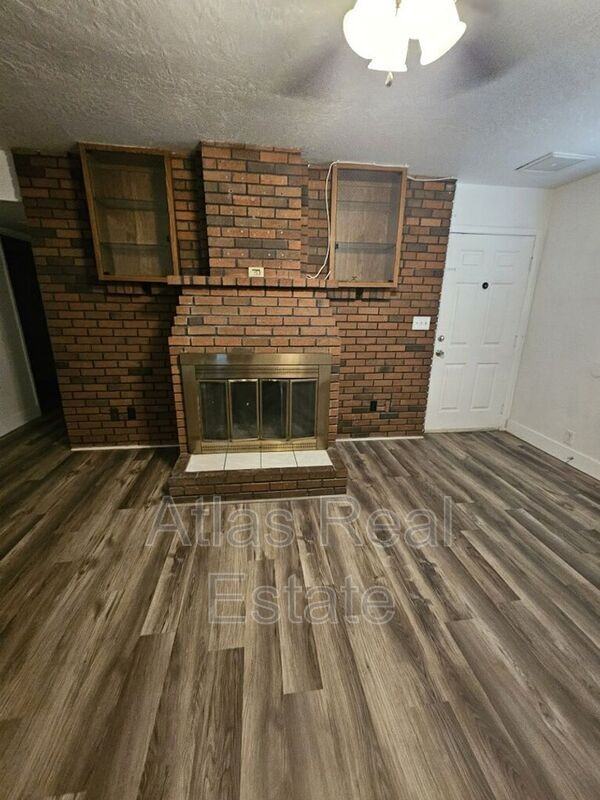 2931 E Beck Ln #2 - Photo 2 of 8