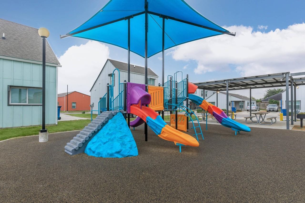 Casitas Lantana - Photo 3 of 24