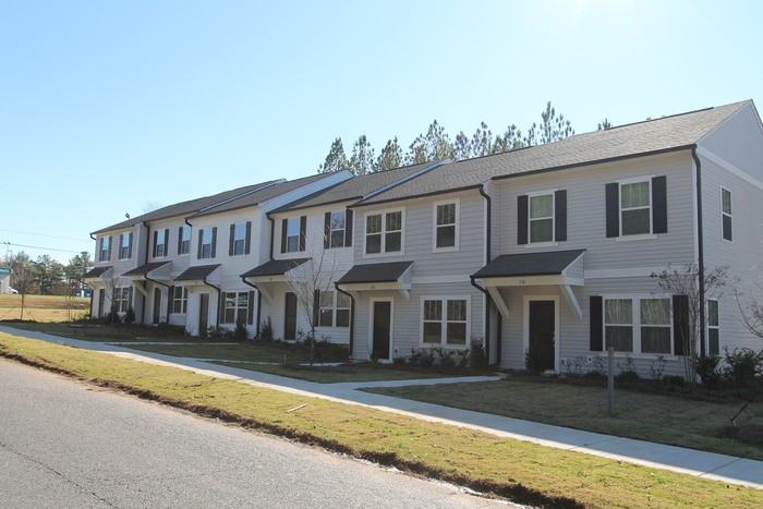 104 S Dorsett St - Photo 2 of 19