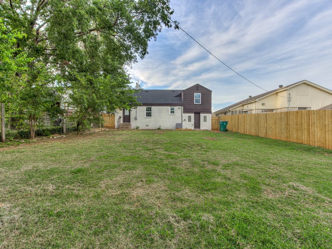 2541 Nw 34th St #NA - Photo 2 of 19