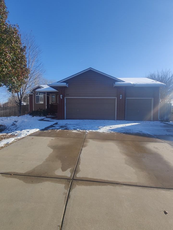3444 N Lake Ridge Ct NA, Wichita, KS 67205 5 Bedroom House for 1,850
