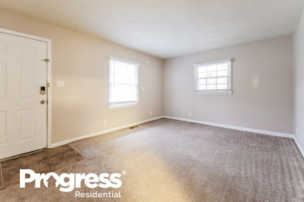 251 Banberry Dr Se - Photo 3 of 16