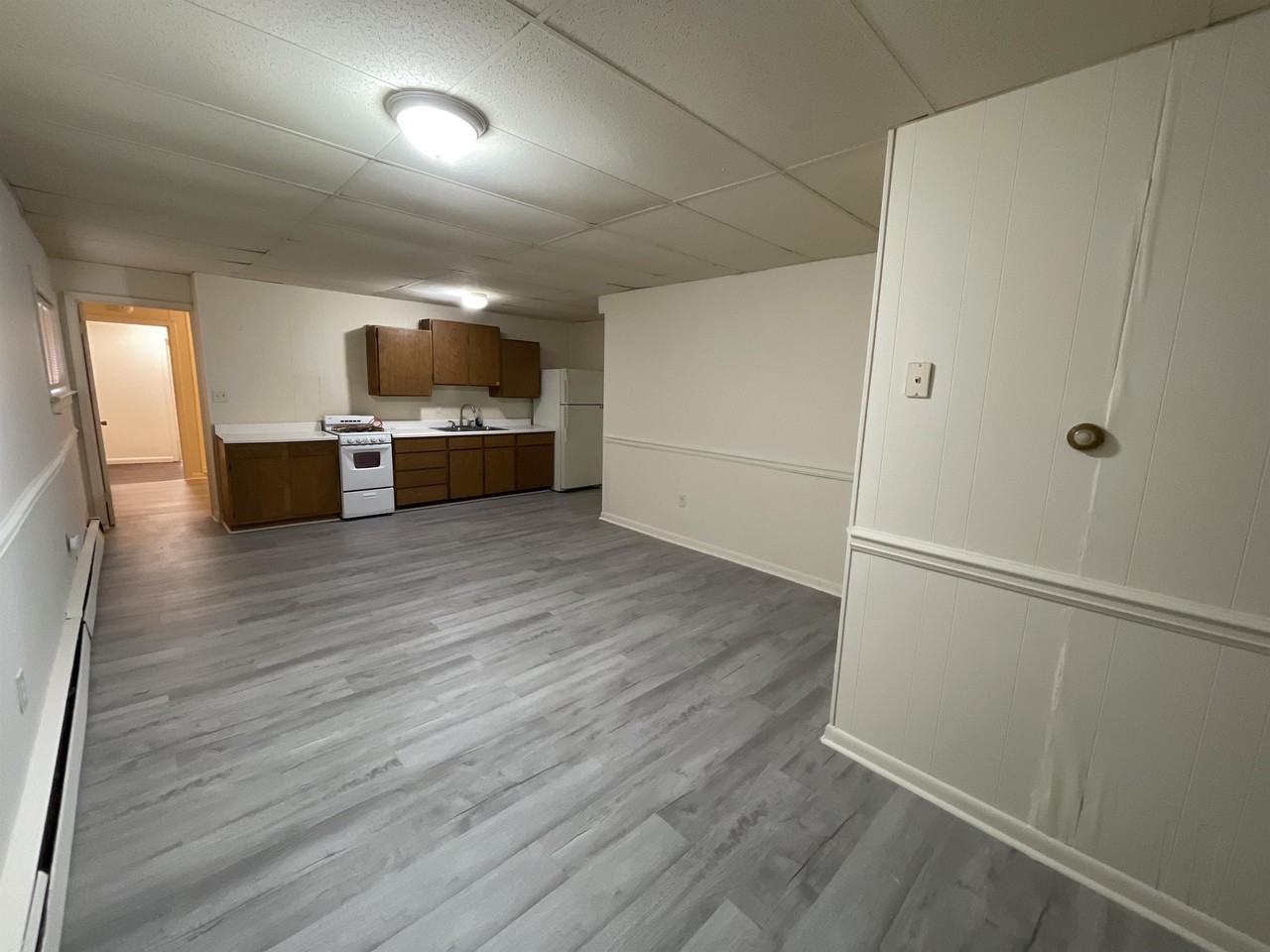 122 W Market St - Photo 2 of 10