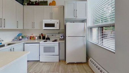 101/103 Spadina Rd - 103 - 3 #103-3 - Photo 2 of 9