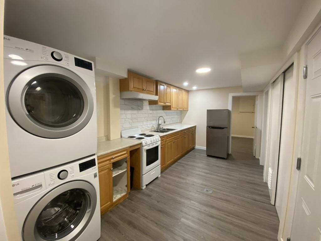 1110 Saint Patrick Crescent - Photo 2 of 11