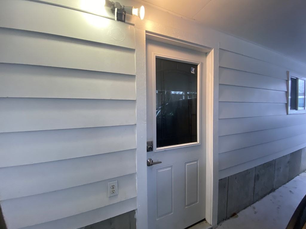 1110 Saint Patrick Crescent - Photo 3 of 11