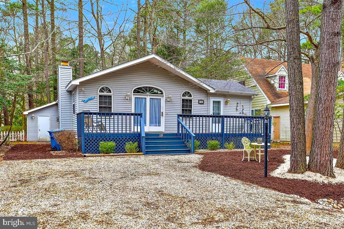 18 Camelot Cir #1 - Photo 2 of 42