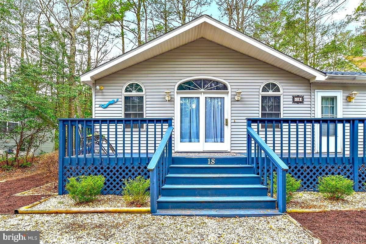 18 Camelot Cir #1 - Photo 3 of 42