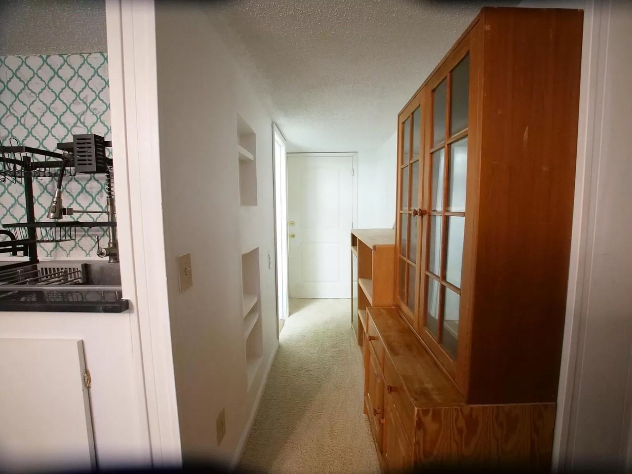 5985 Dixon Dr - Photo 7 of 12