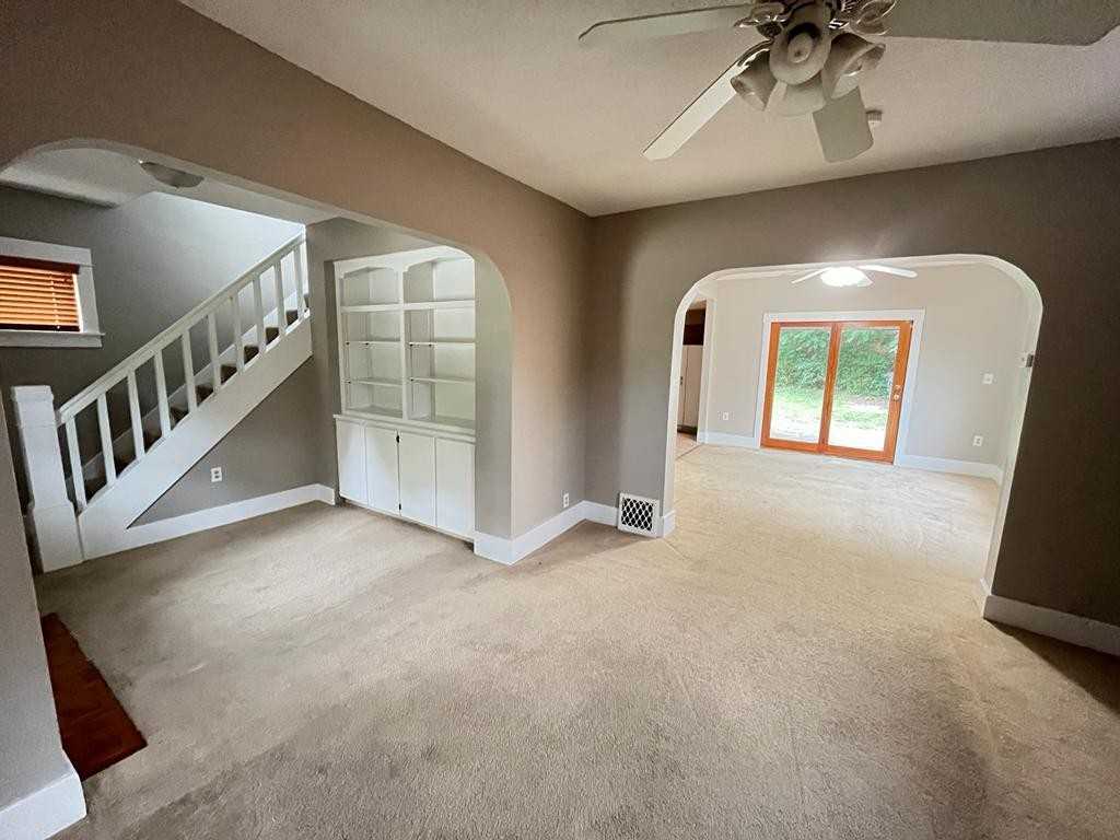 610 Franklin Ave #1 - Photo 3 of 5