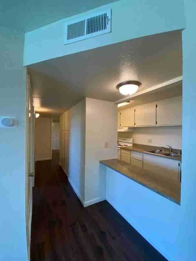 647 West Barstow Avenue - Photo 4 of 8