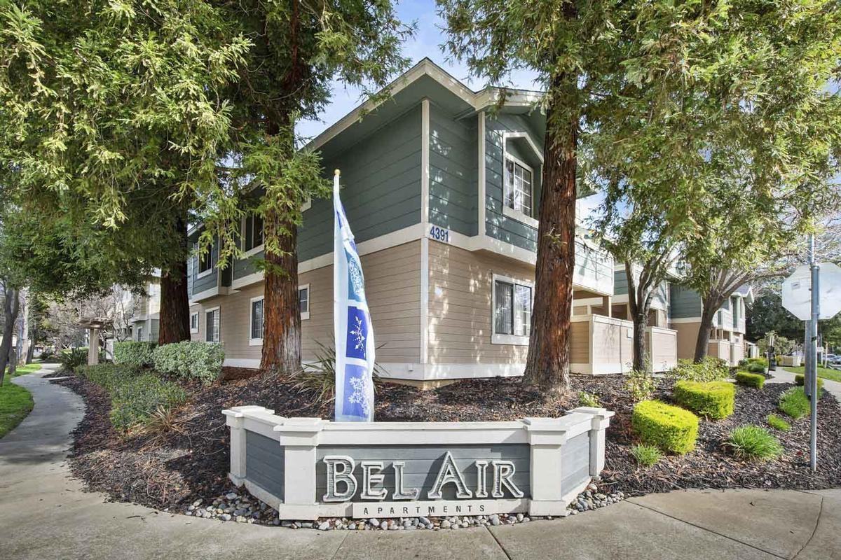 1490 Bel Air Dr - Photo 7 of 16