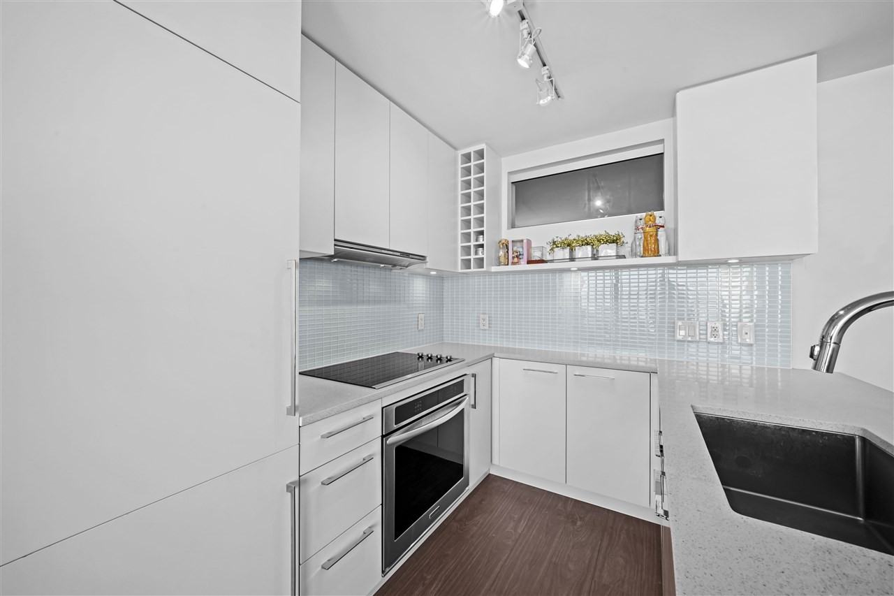 668 Columbia Street - Photo 2